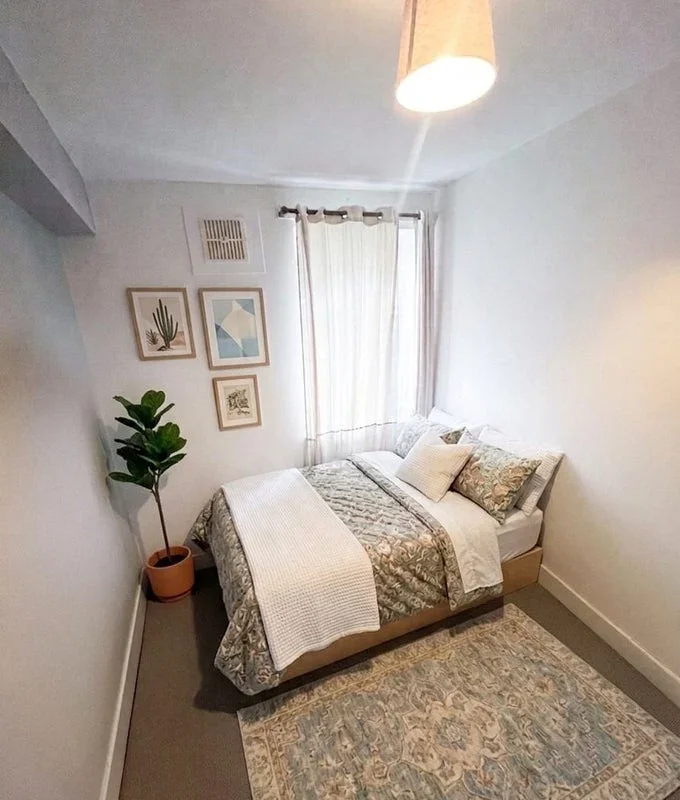 Room Retreat Place in Greater London
