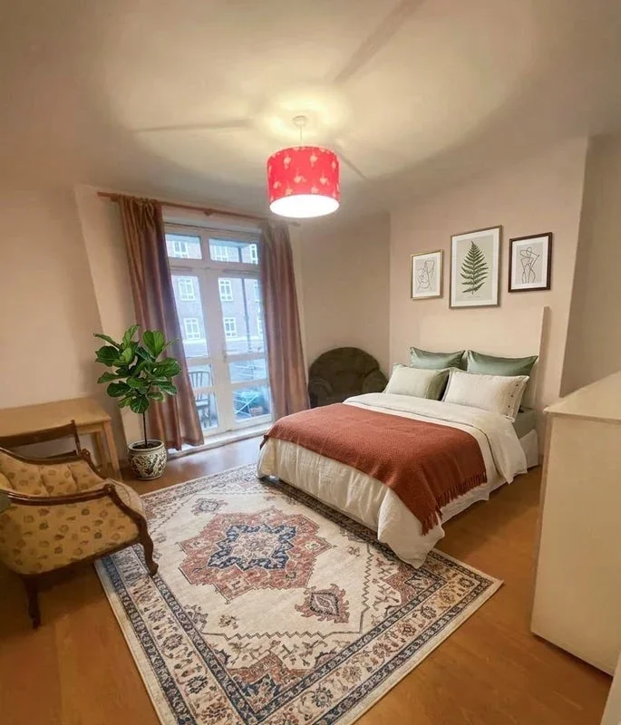 Room Retreat Place in Greater London