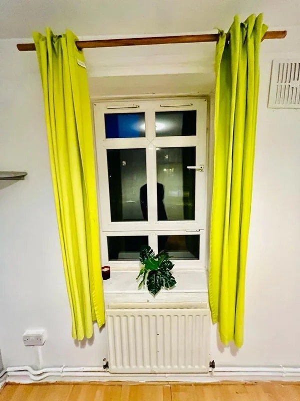 Room Retreat Place in Greater London