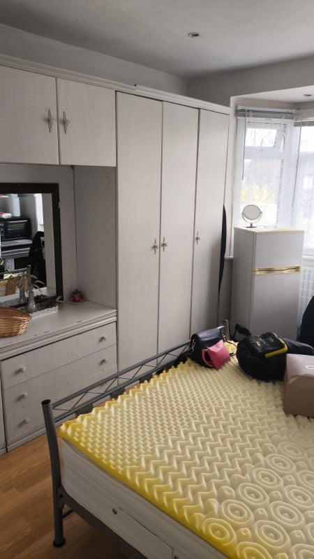 Room Rowantree Close in Greater London