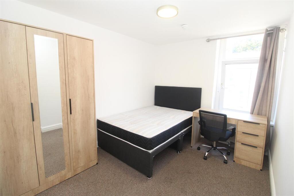 Room Colum Road in Cardiff