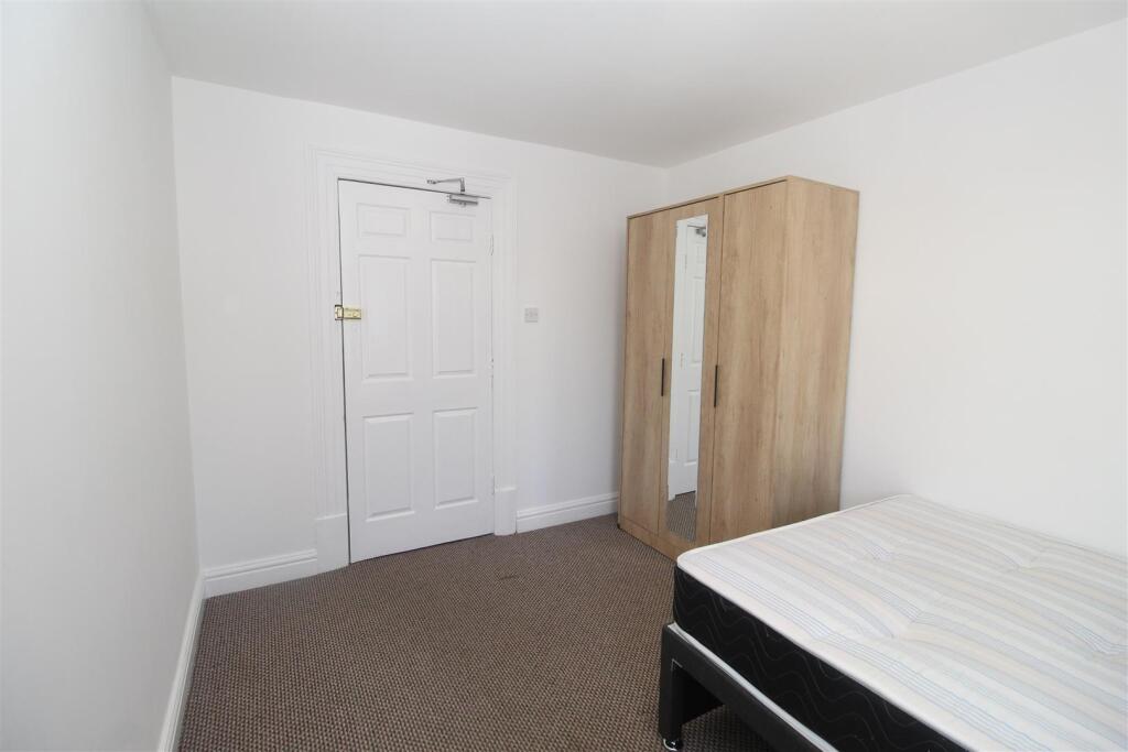 Room Colum Road in Cardiff