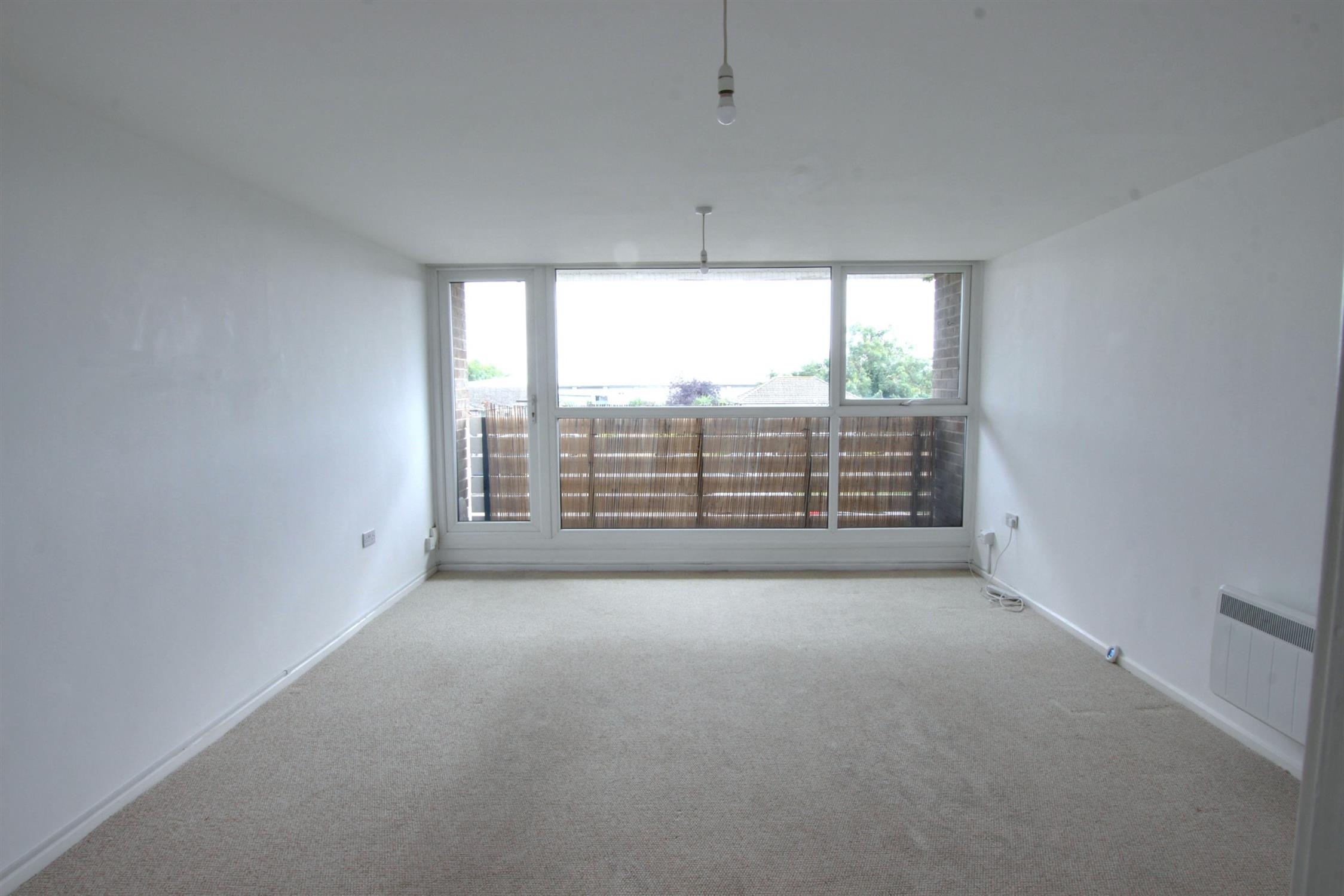 Flat Wendover Road in Havant