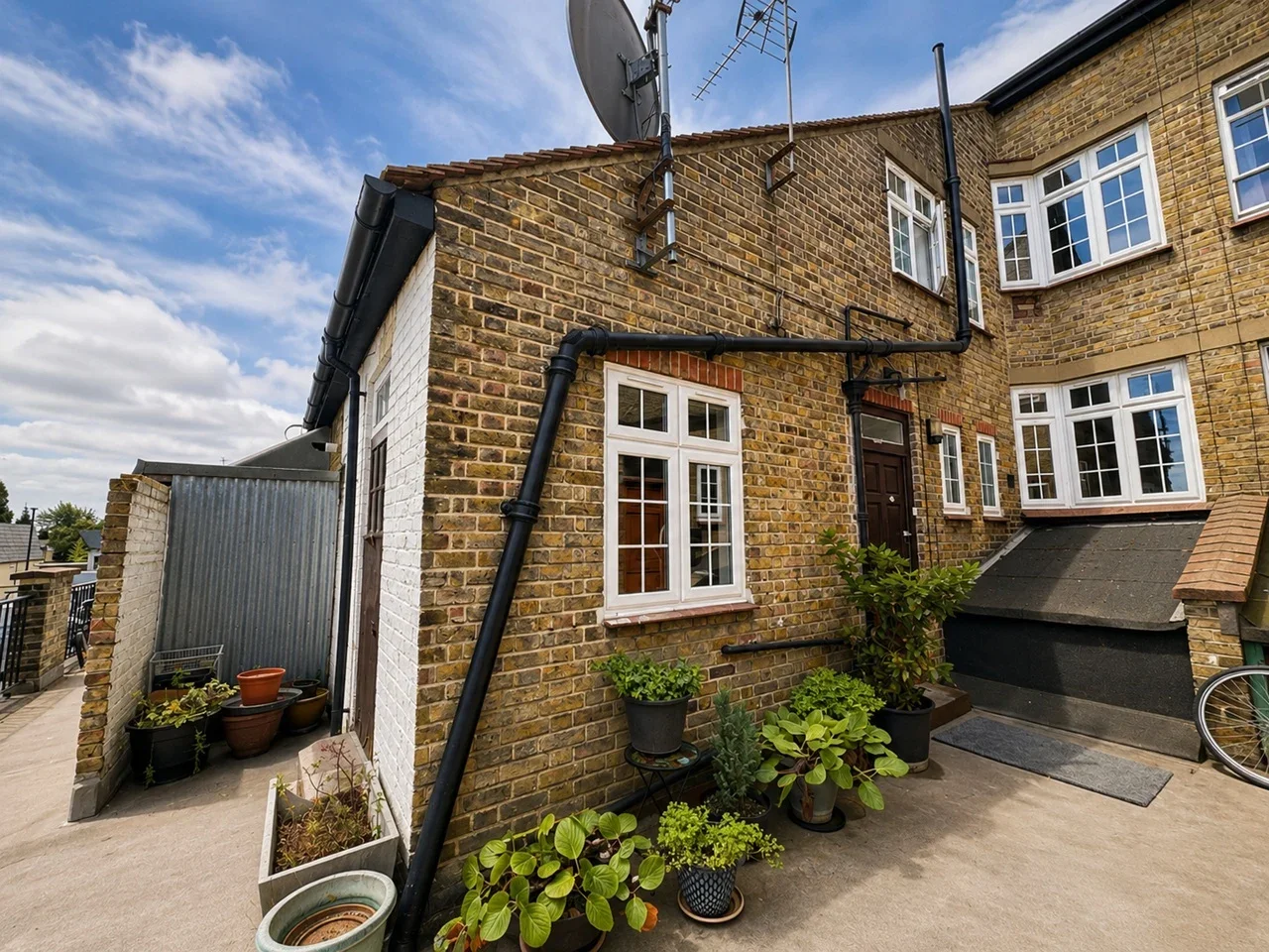 Flat Cannon Hill in Greater London