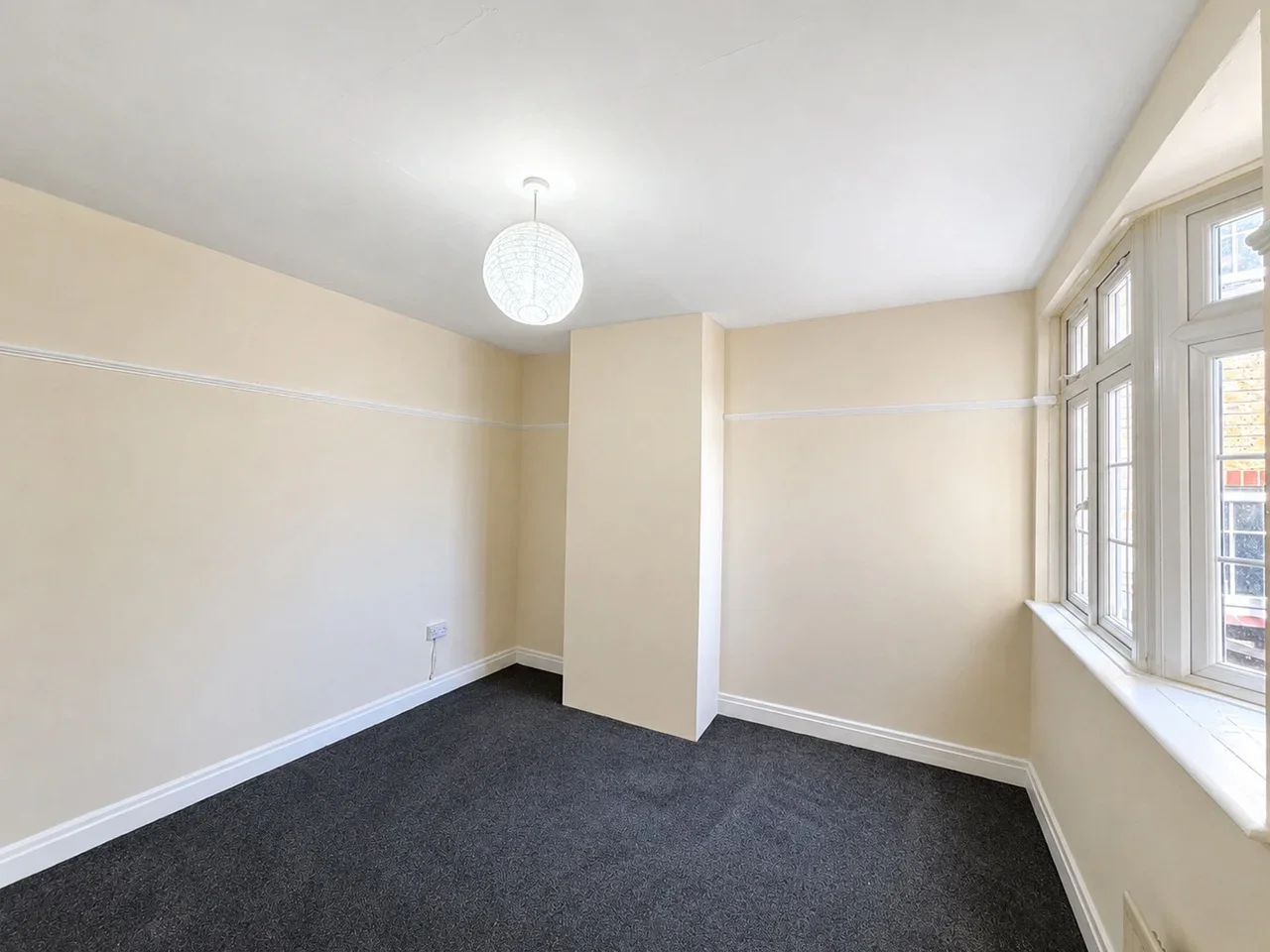 Flat Cannon Hill in Greater London