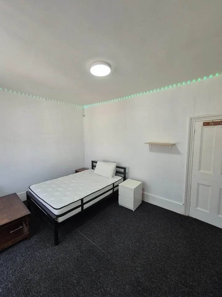 Flat Heigham Road in Greater London