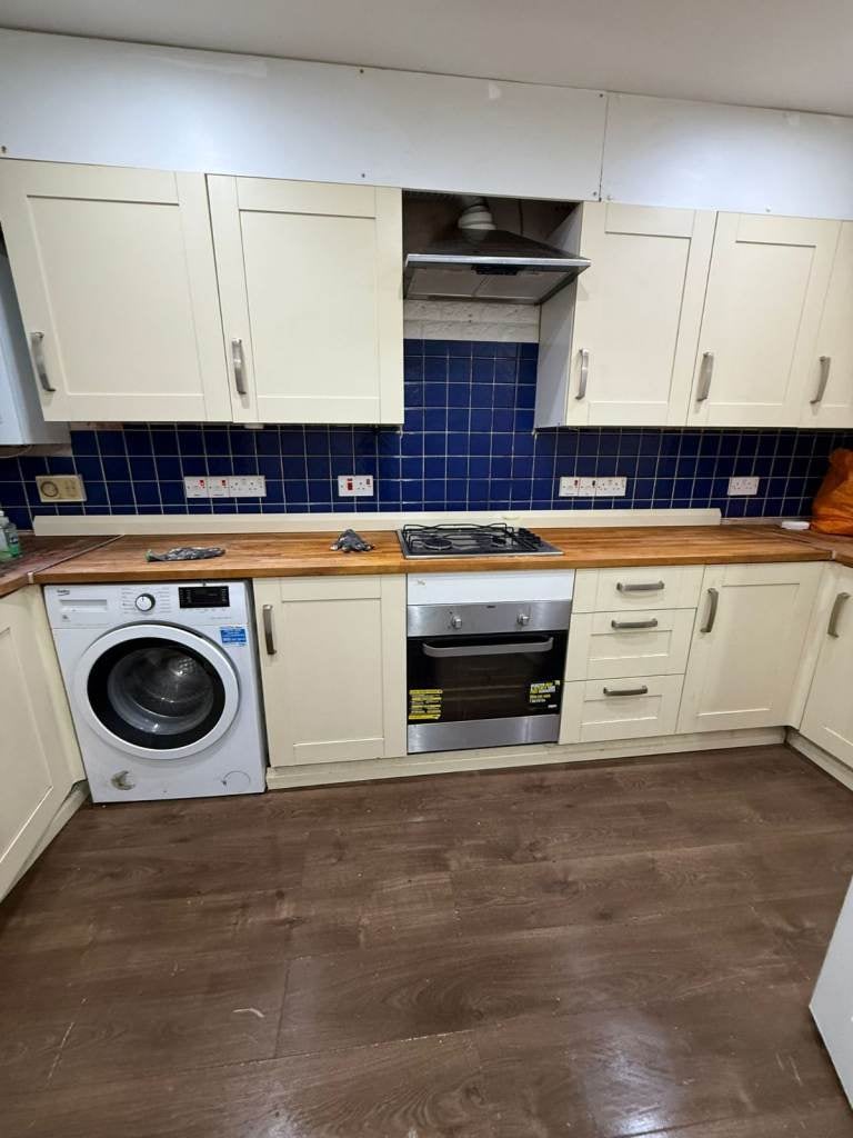 House Bath Road in Greater London
