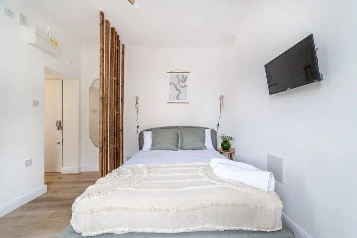Flat Finsbury Park Road in Greater London