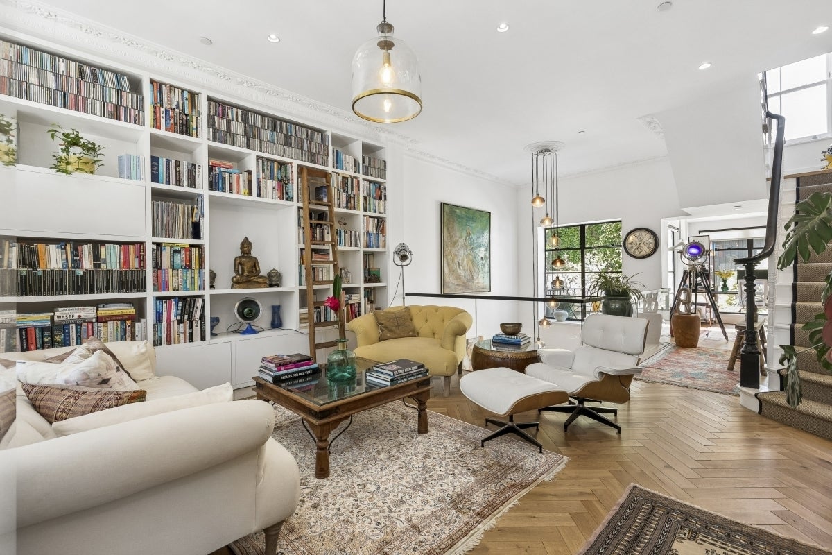House Queen's Crescent in Greater London