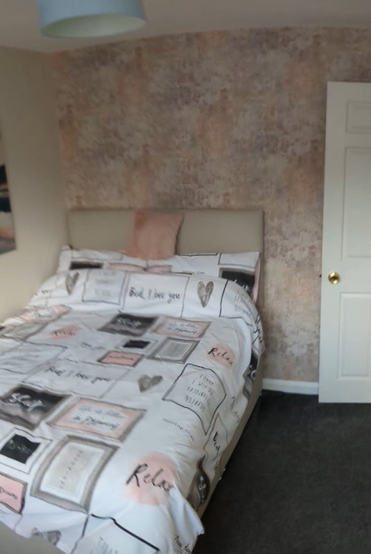 Room Pilsdon Drive in Poole
