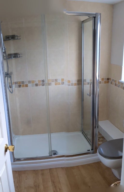 Room Pilsdon Drive in Poole