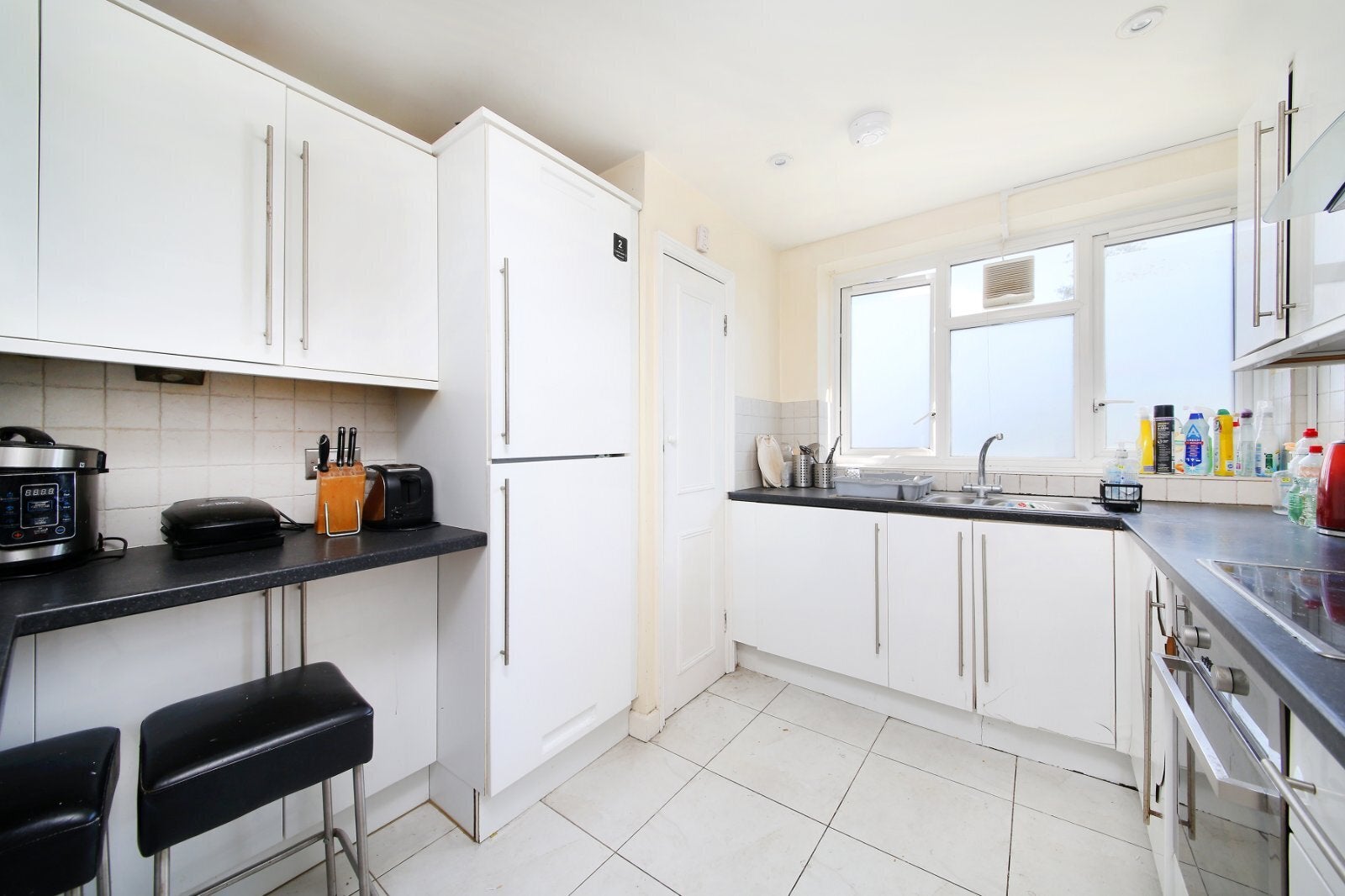 Flat Hazelhurst Road in Greater London