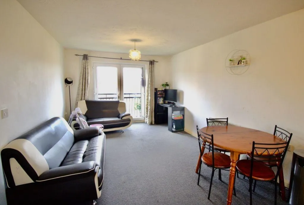 Flat Strathern Road in Leicester