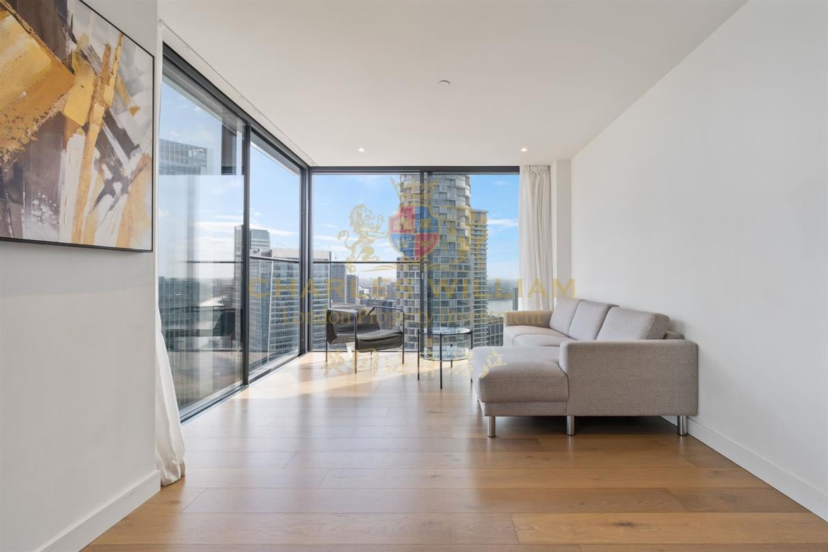 Flat Pepper Street in Greater London