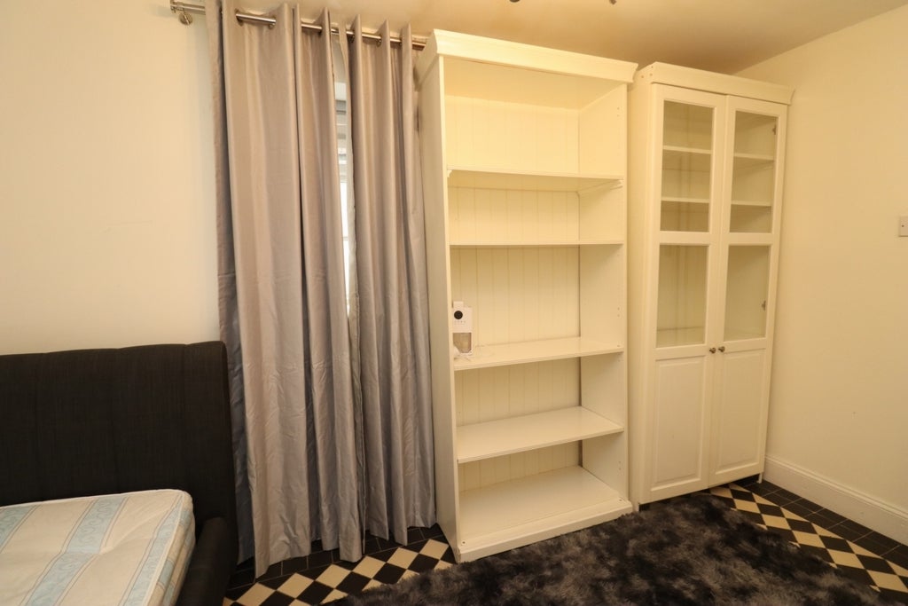Room Globe Road in Greater London