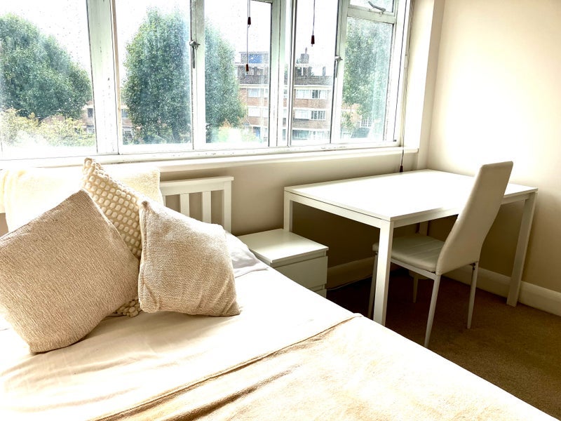 Room Masons Green Lane in Greater London