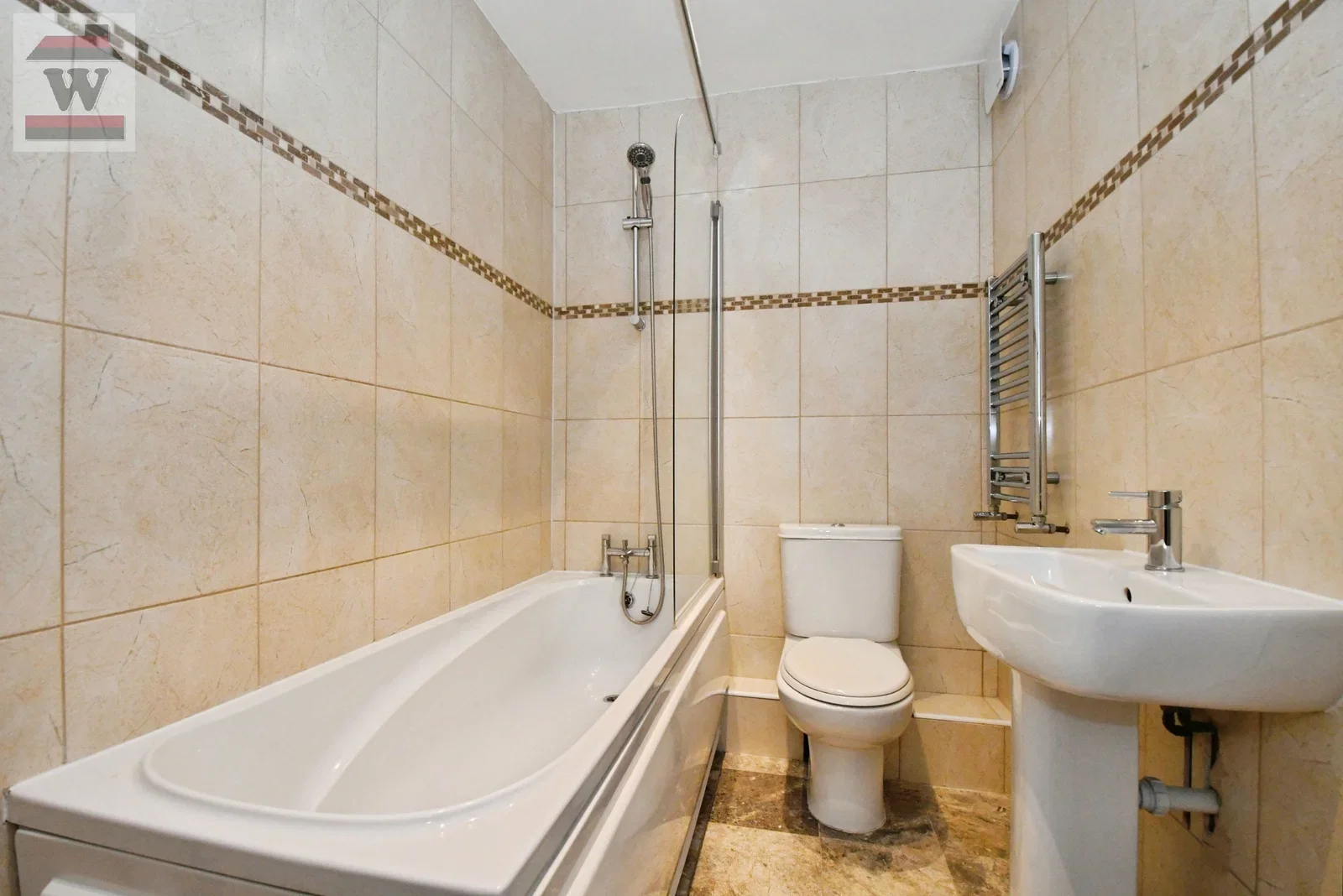 House Aplin Way in Greater London