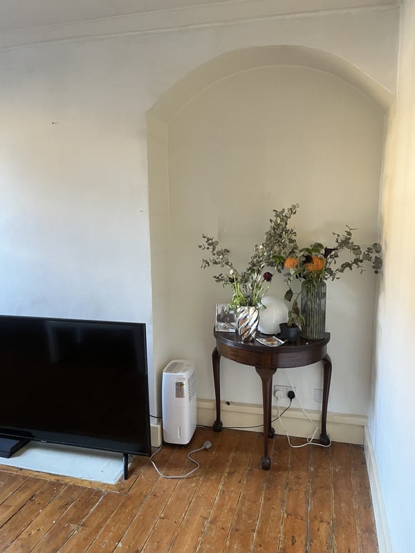 Room Cumberton Road in Greater London