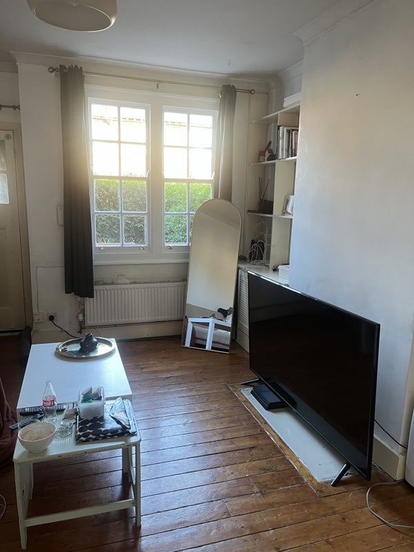 Room Cumberton Road in Greater London