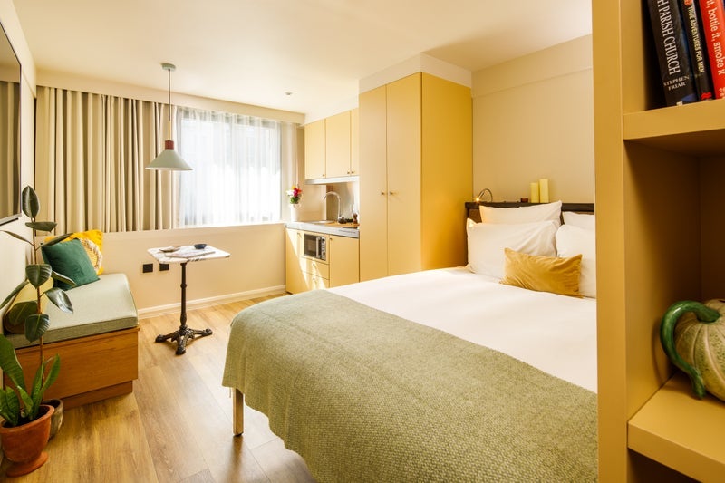 Flat Hackney Road in Greater London