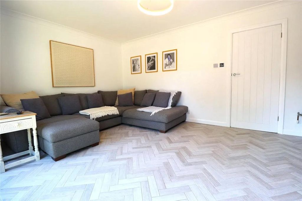 Flat Worcester Close in Swanscombe and Greenhithe