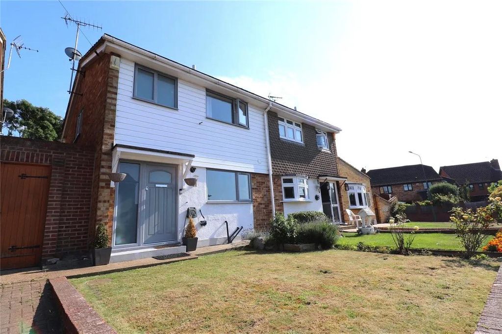 Flat Worcester Close in Swanscombe and Greenhithe