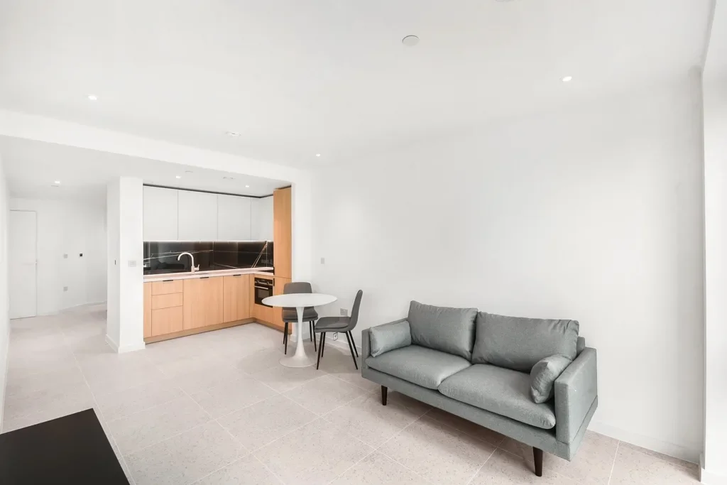 Flat Cendal Crescent in Greater London
