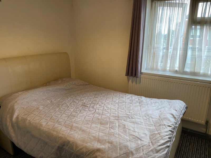 Flat Acton Lane in Greater London