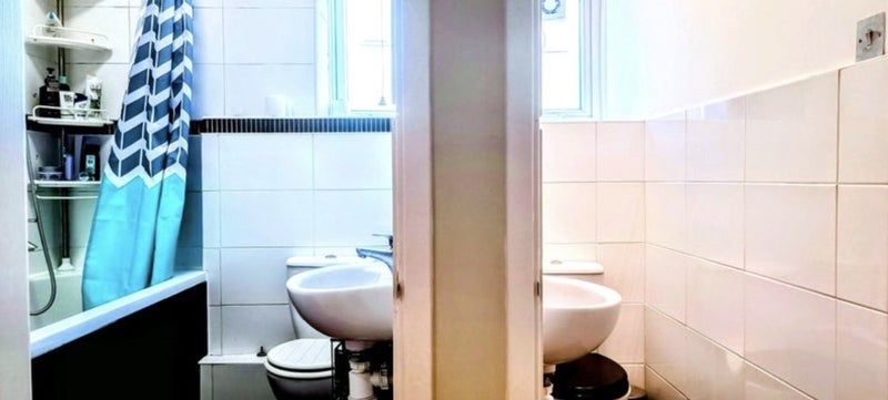 Room Crowndale Court in Greater London