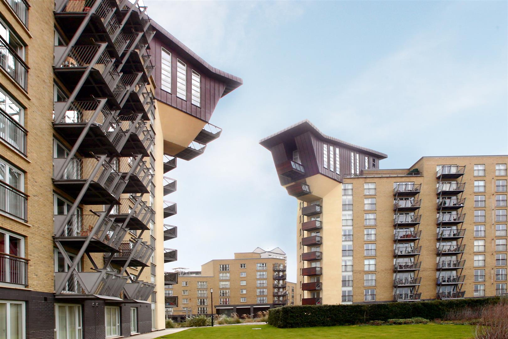 Flat Westferry Road in Greater London