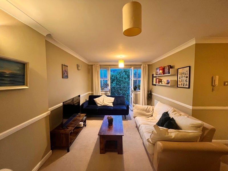 Room Wycliffe Road in Greater London