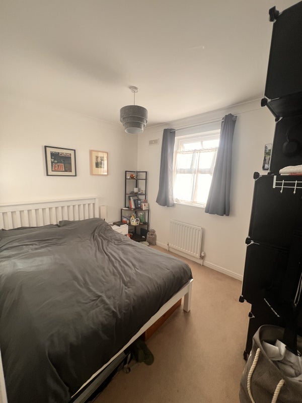 Room Wycliffe Road in Greater London