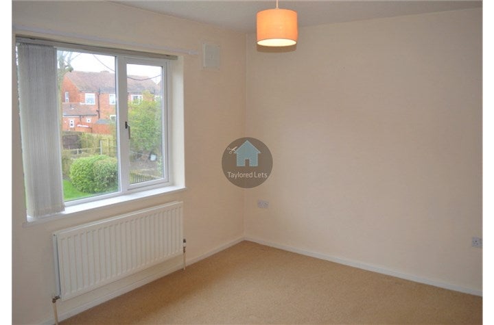 Flat Eshott Close in Newcastle upon Tyne