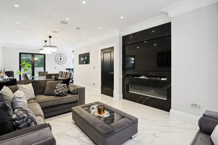 House Byfleet Road in Elmbridge