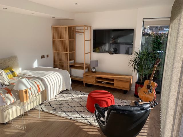 Room Granville Road in Greater London