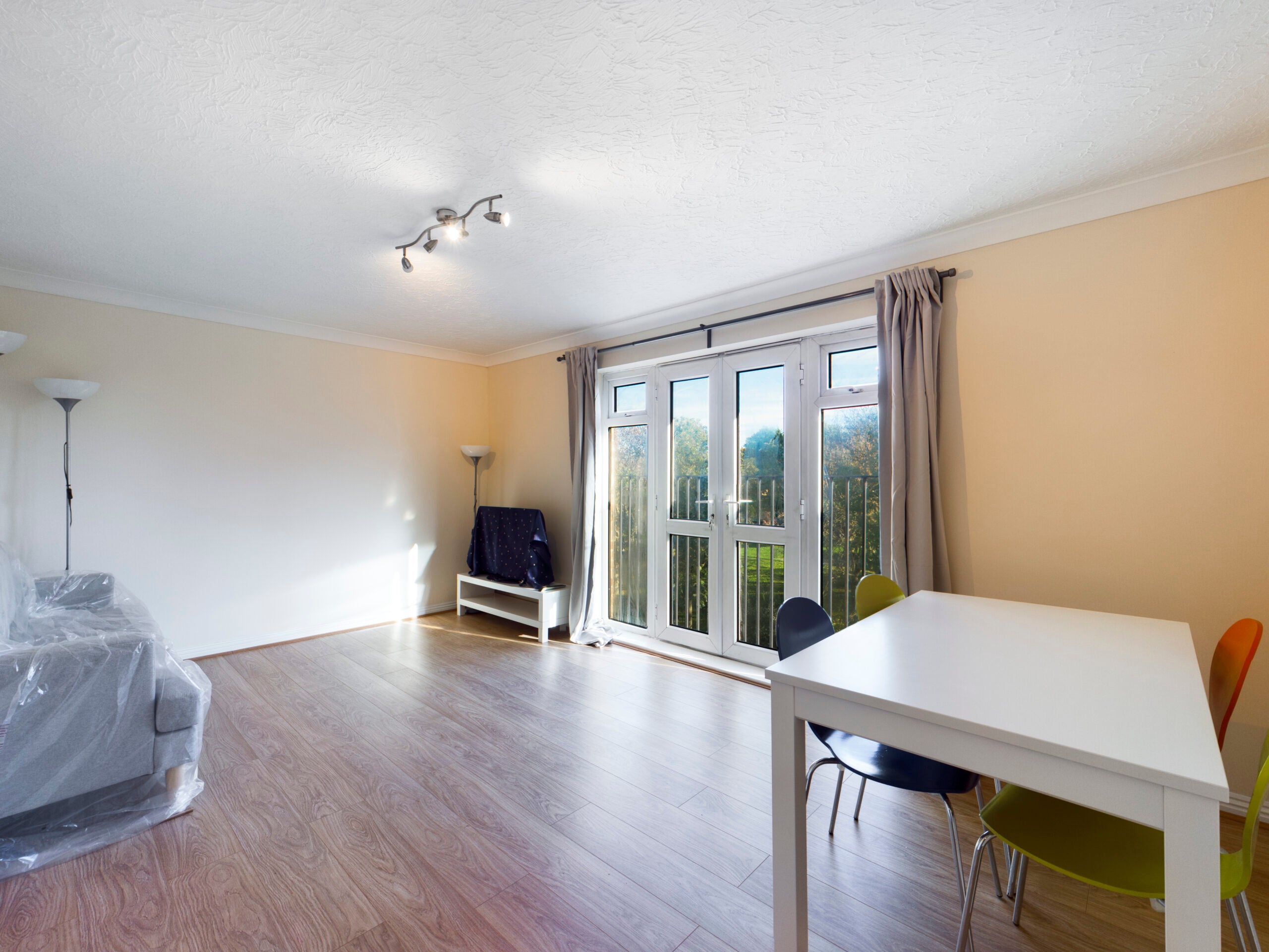Flat Albany Road in Greater London