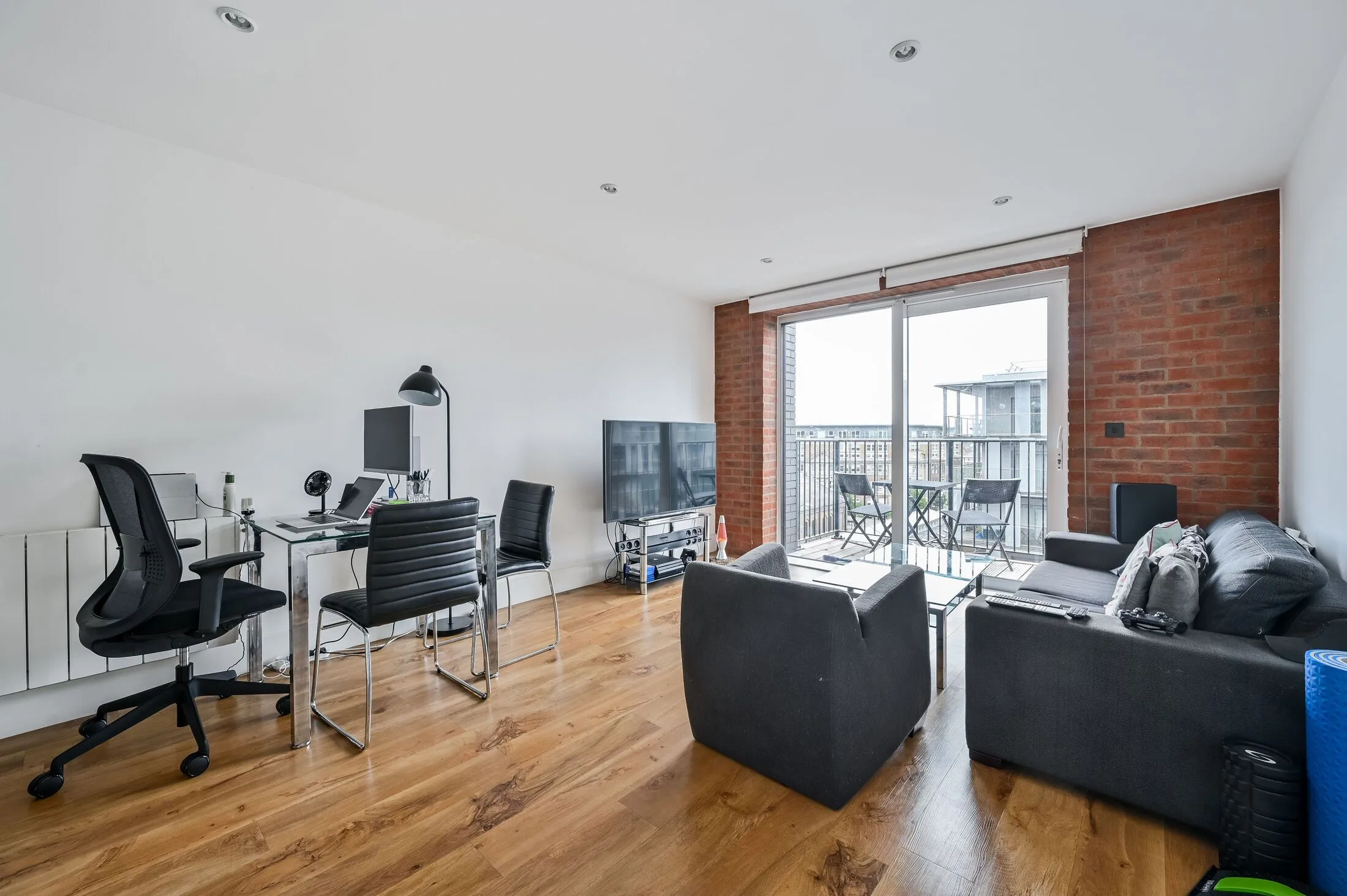 Flat No 1 Street in Greater London