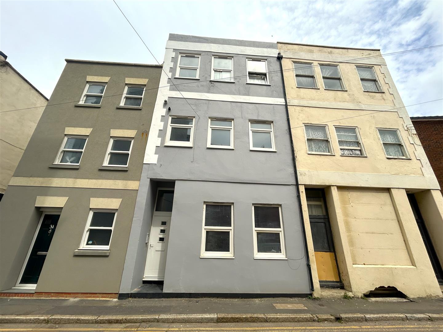Flat Caves Mews in St Leonards