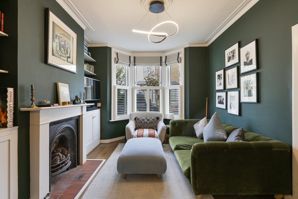 House Disbrowe Road in Greater London