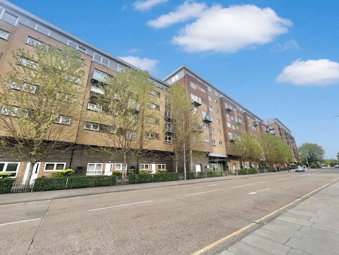 Flat Cherrydown East in Basildon
