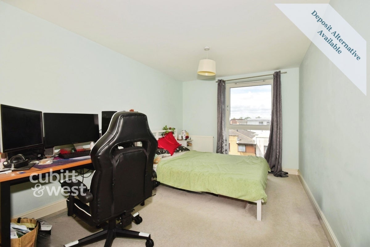 Flat Gales Place in Crawley