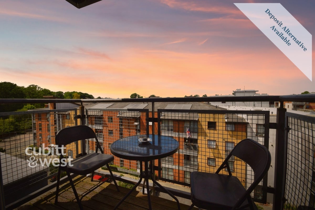 Flat Gales Place in Crawley