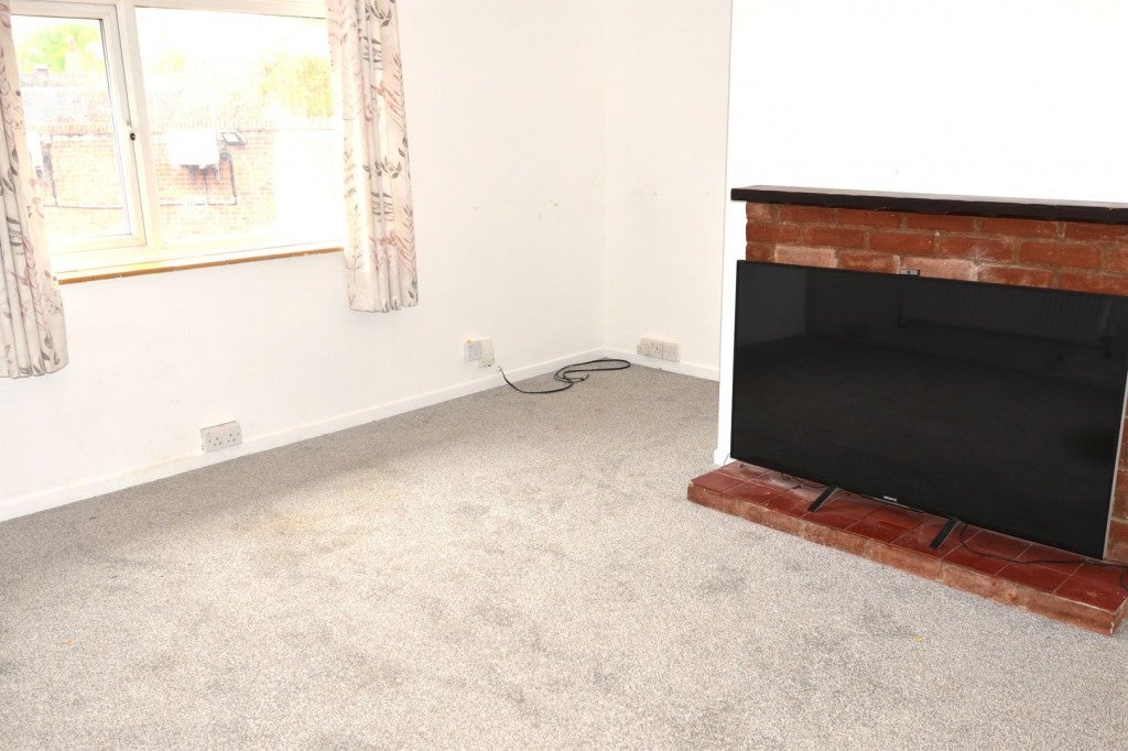 Flat Nicholls Close in Barton-le-Clay