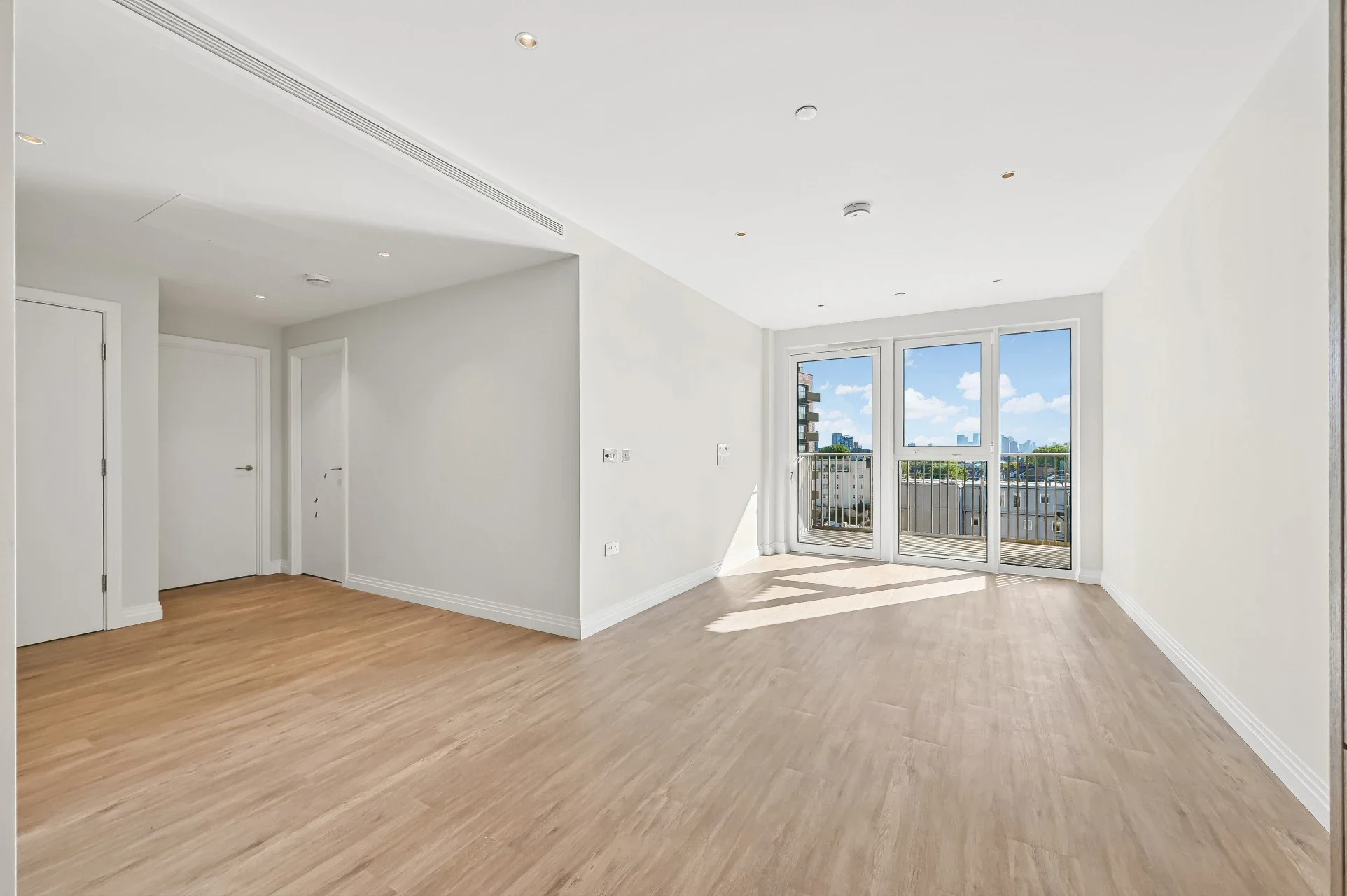 Flat Wincott Street in Greater London