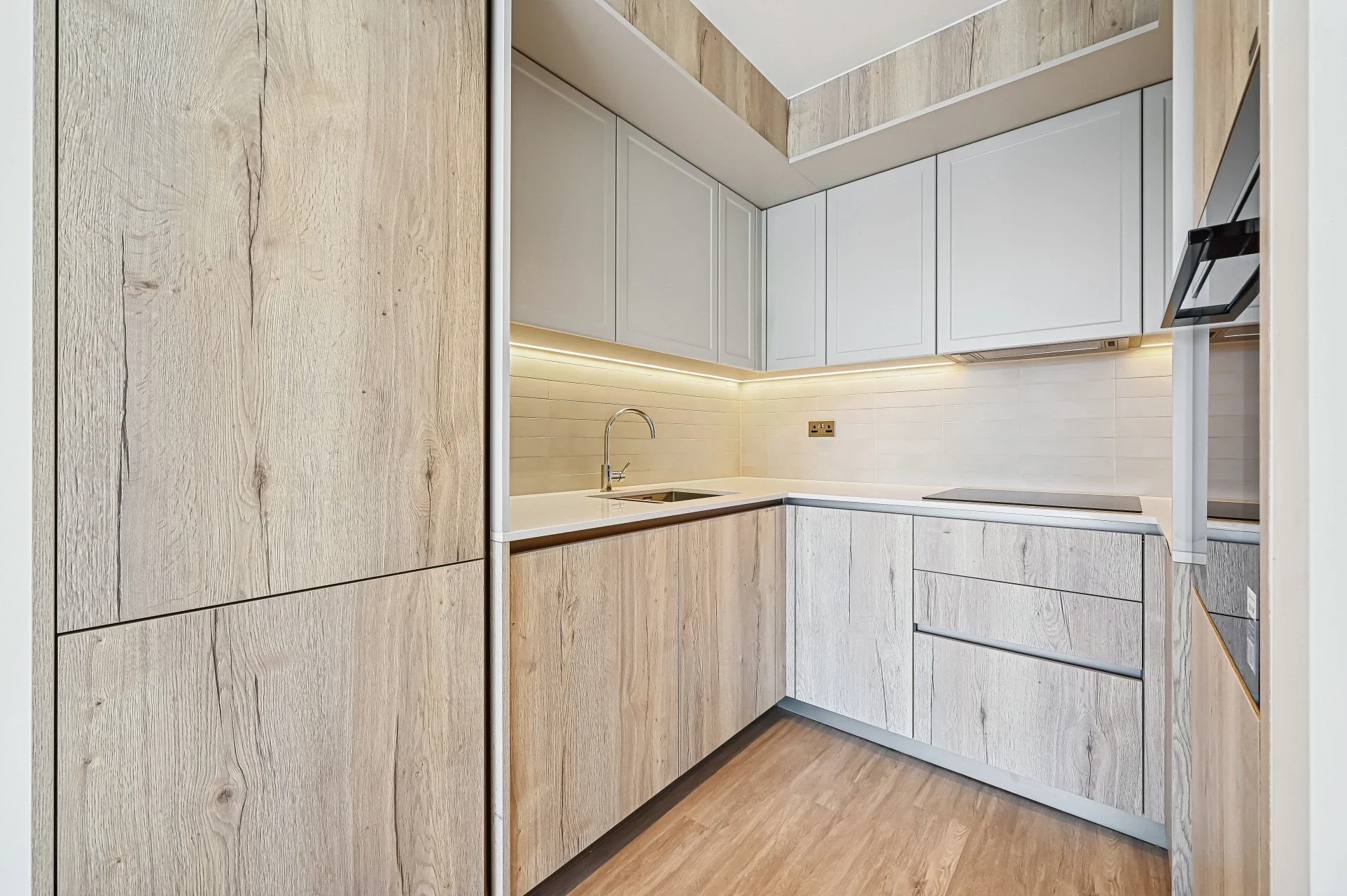 Flat Wincott Street in Greater London