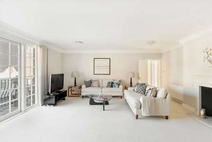 Flat Reeves Mews in City of Westminster