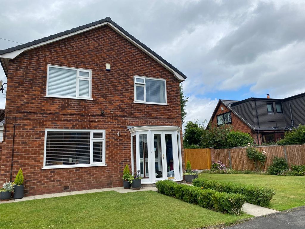 House Ladybridge Avenue in Salford