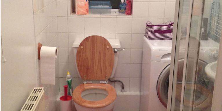 Room High Road in Greater London
