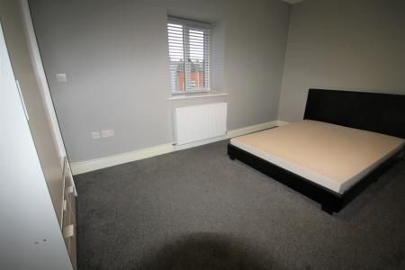 Flat Cheadle Avenue in Liverpool