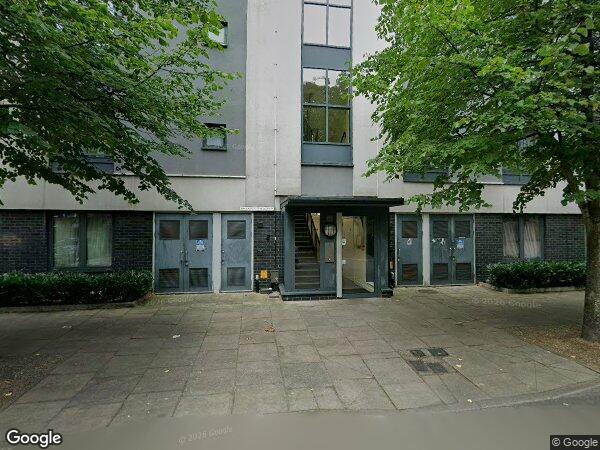 Flat Biggerstaff Street in Greater London